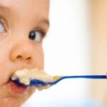 Buenos modales en la mesa para niños