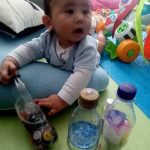 ¿Cómo hacer botellas y bolsas sensoriales en casa?